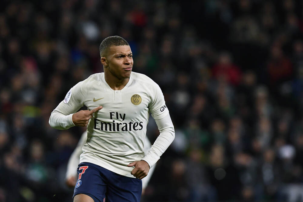 滚动更新丨创业板指冲高回落跌超1%，AI应用题材持续活跃